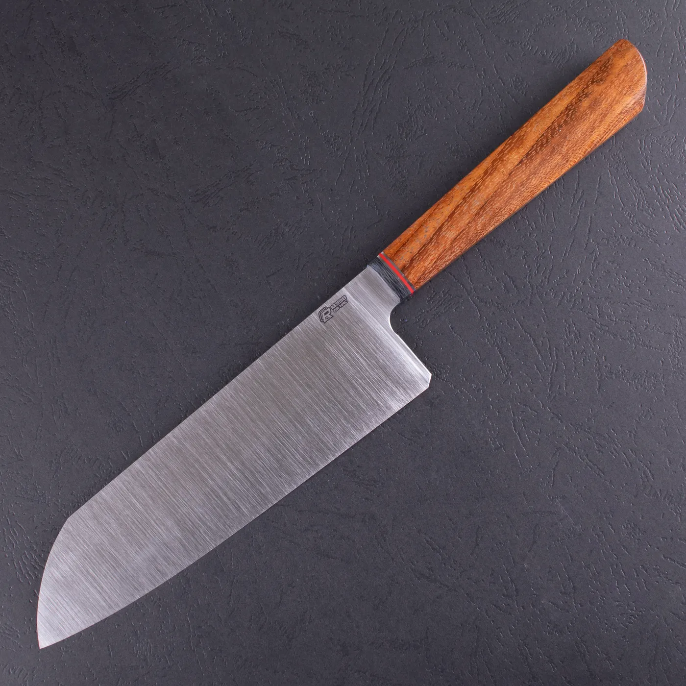 Фото Нож Сантоку Quorus 180 М398 на официальном сайте производителя QUORUS